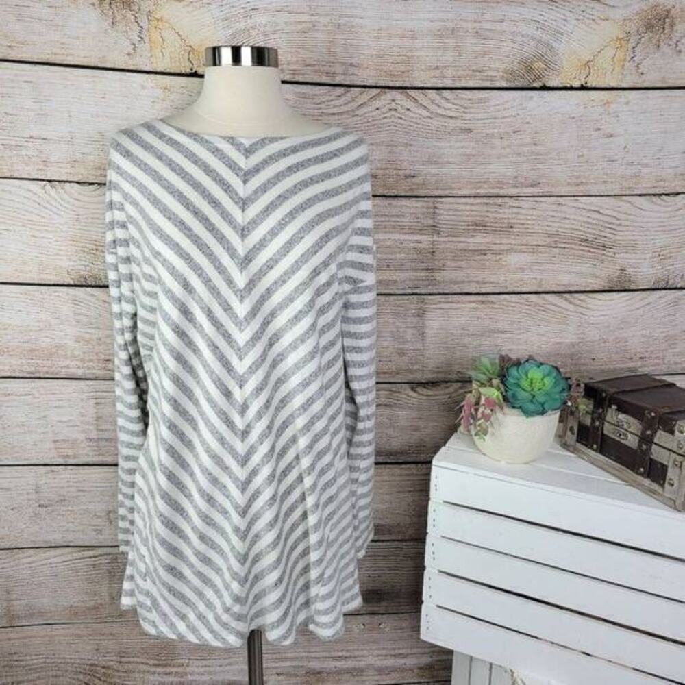 NWT Retrology Women's Gray and White Stripe Long-Sleeves Blouse Size Extra Large